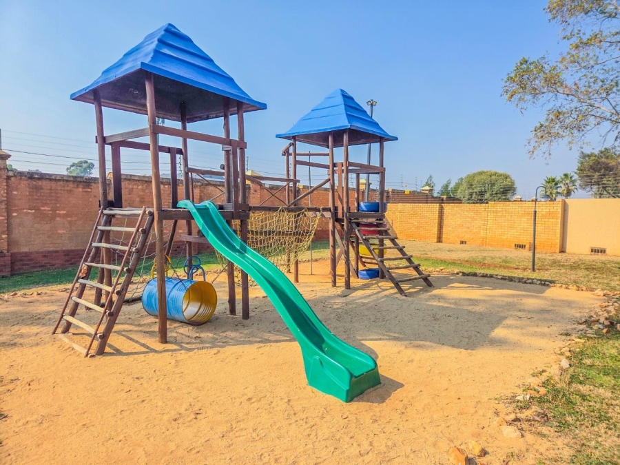 To Let 2 Bedroom Property for Rent in Mooikloof Ridge Gauteng