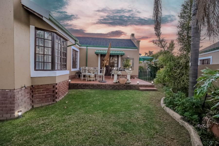 3 Bedroom Property for Sale in Weltevreden Park Gauteng