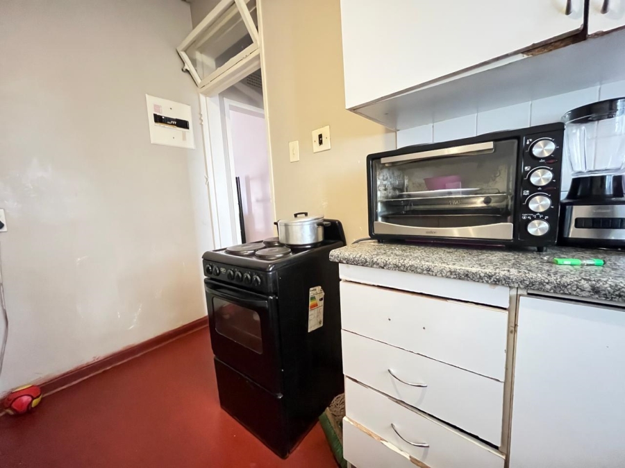 2 Bedroom Property for Sale in Luipaardsvlei Gauteng