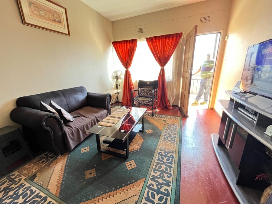 2 Bedroom Property for Sale in Luipaardsvlei Gauteng