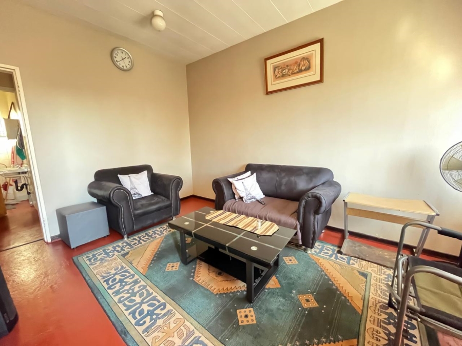 2 Bedroom Property for Sale in Luipaardsvlei Gauteng