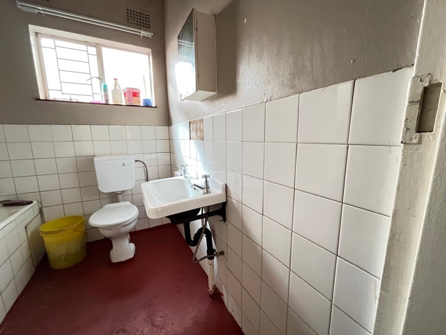 2 Bedroom Property for Sale in Luipaardsvlei Gauteng