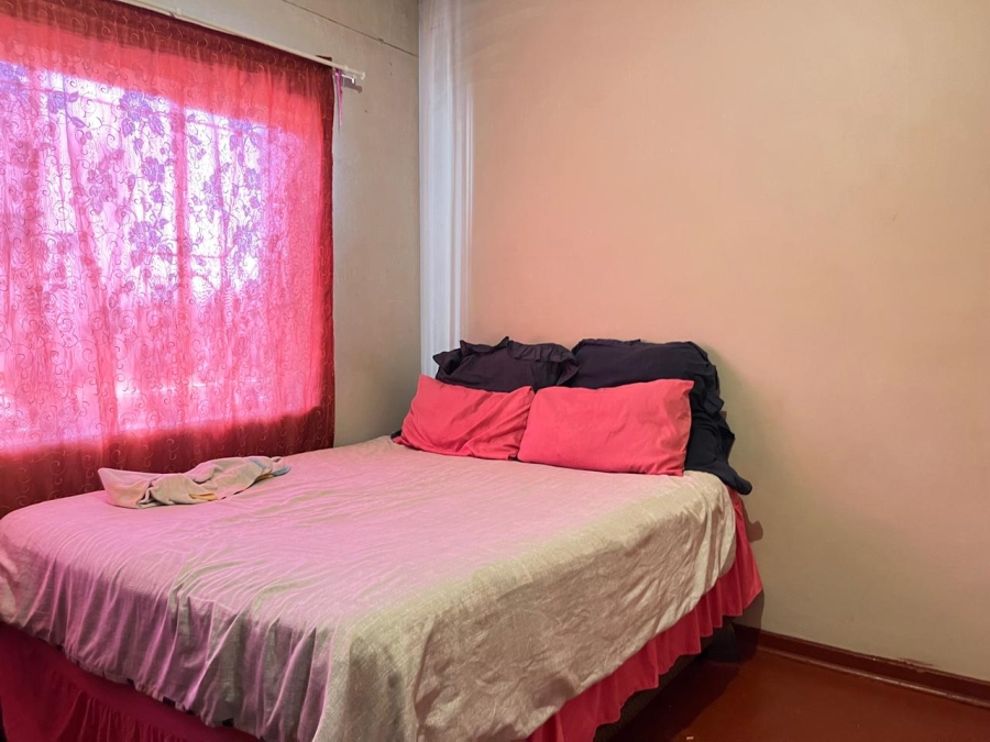 2 Bedroom Property for Sale in Luipaardsvlei Gauteng