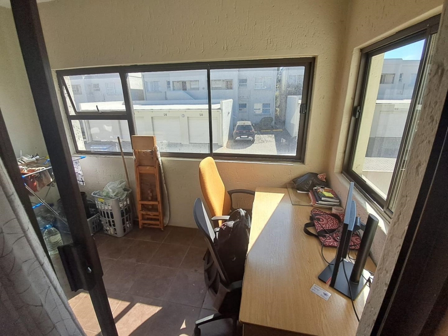 To Let 2 Bedroom Property for Rent in Vorna Valley Gauteng