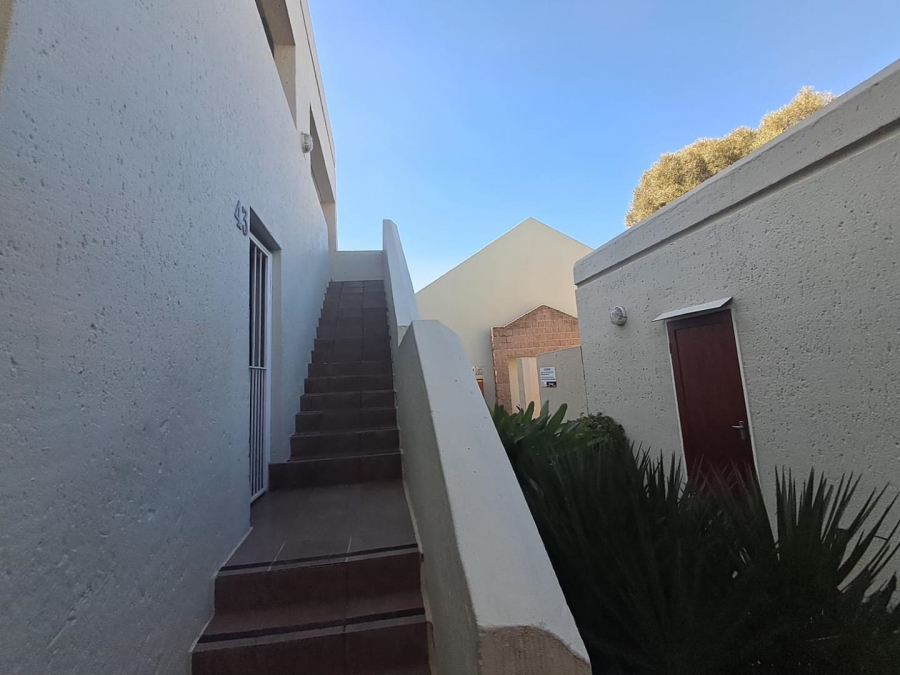 To Let 2 Bedroom Property for Rent in Vorna Valley Gauteng