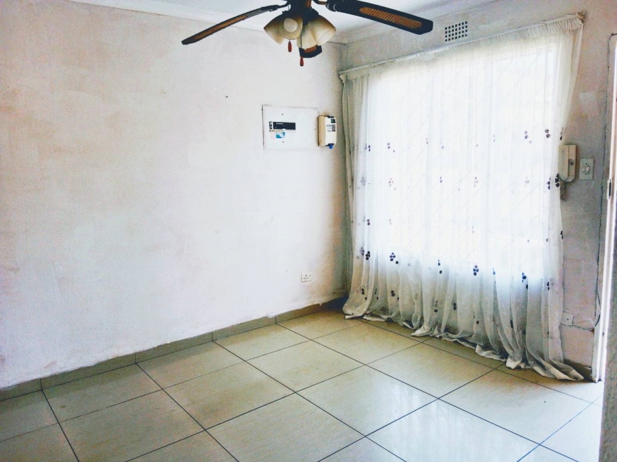 To Let 2 Bedroom Property for Rent in Lyndhurst Gauteng