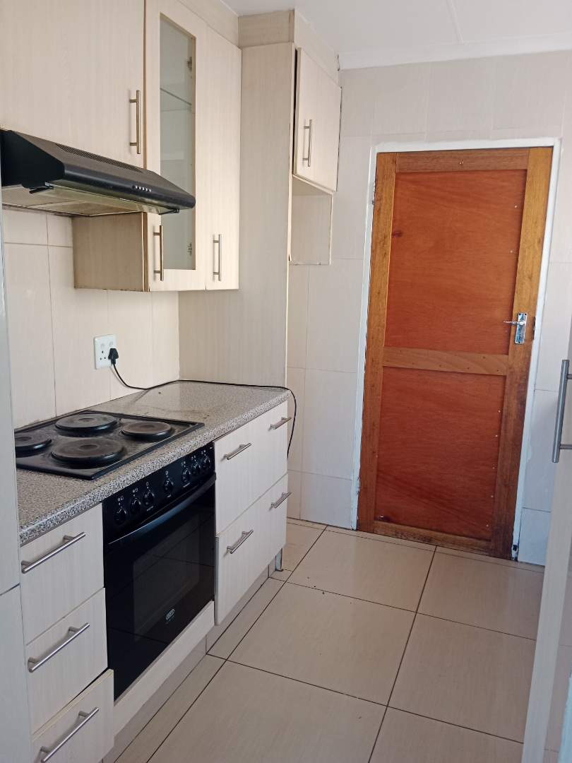 To Let 2 Bedroom Property for Rent in Lyndhurst Gauteng