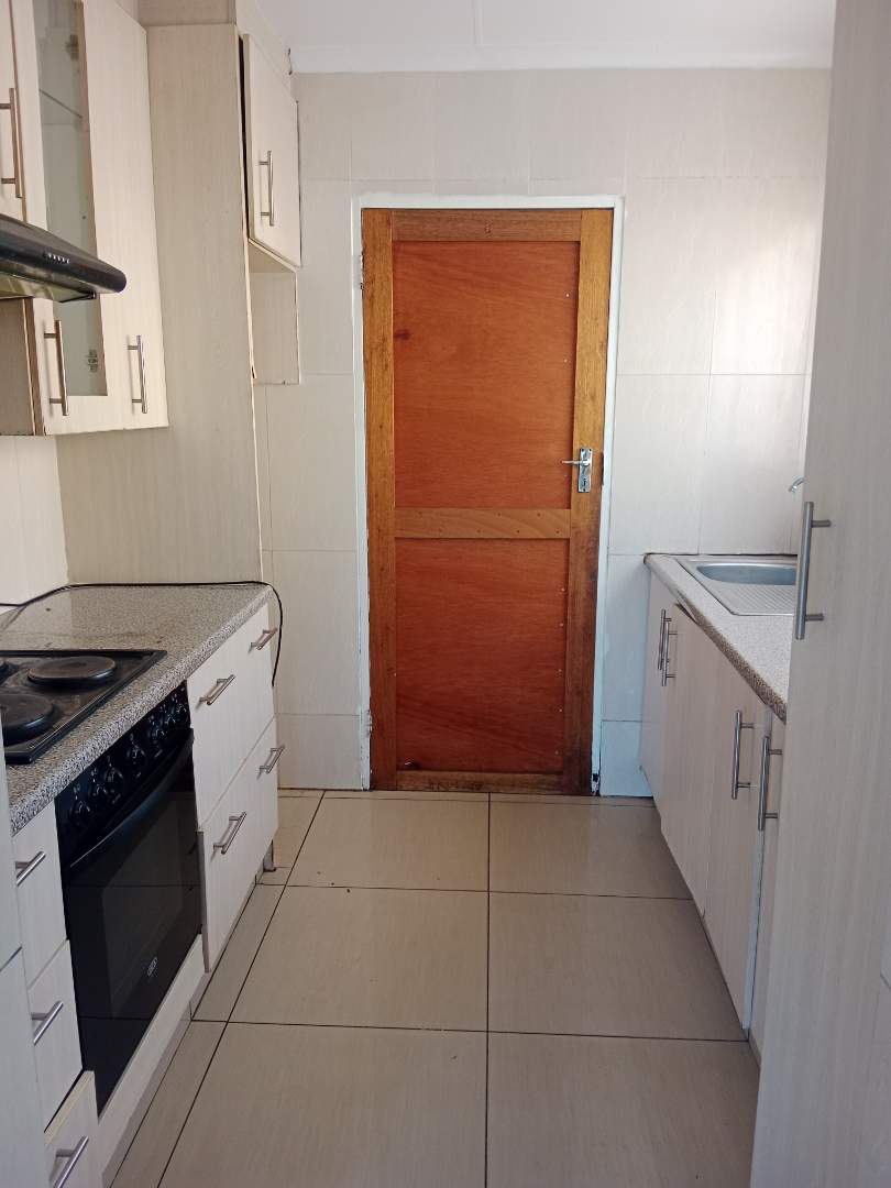 To Let 2 Bedroom Property for Rent in Lyndhurst Gauteng