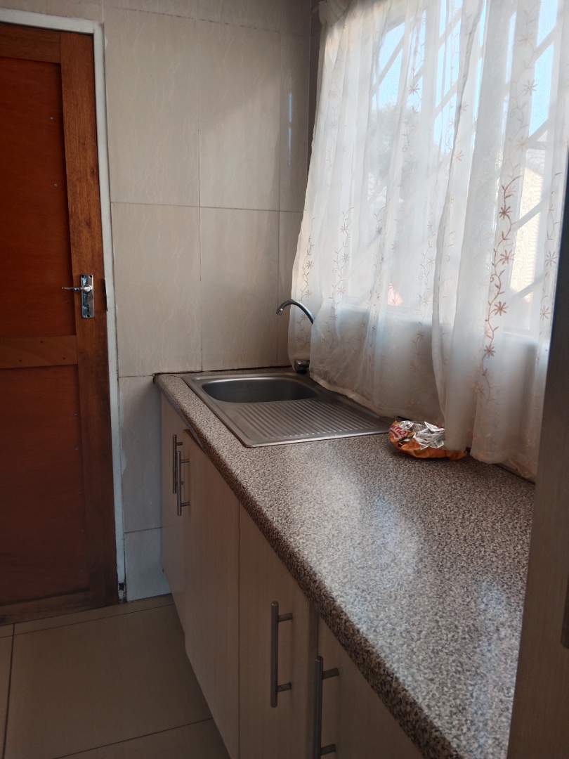 To Let 2 Bedroom Property for Rent in Lyndhurst Gauteng