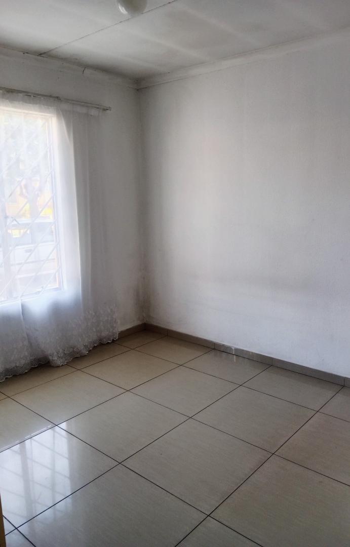 To Let 2 Bedroom Property for Rent in Lyndhurst Gauteng