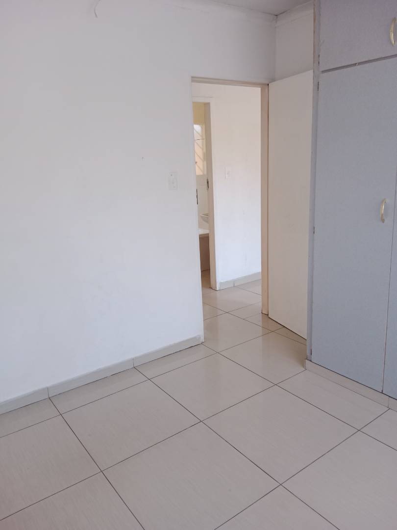 To Let 2 Bedroom Property for Rent in Lyndhurst Gauteng