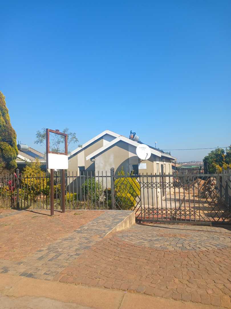 3 Bedroom Property for Sale in Rosslyn Gauteng