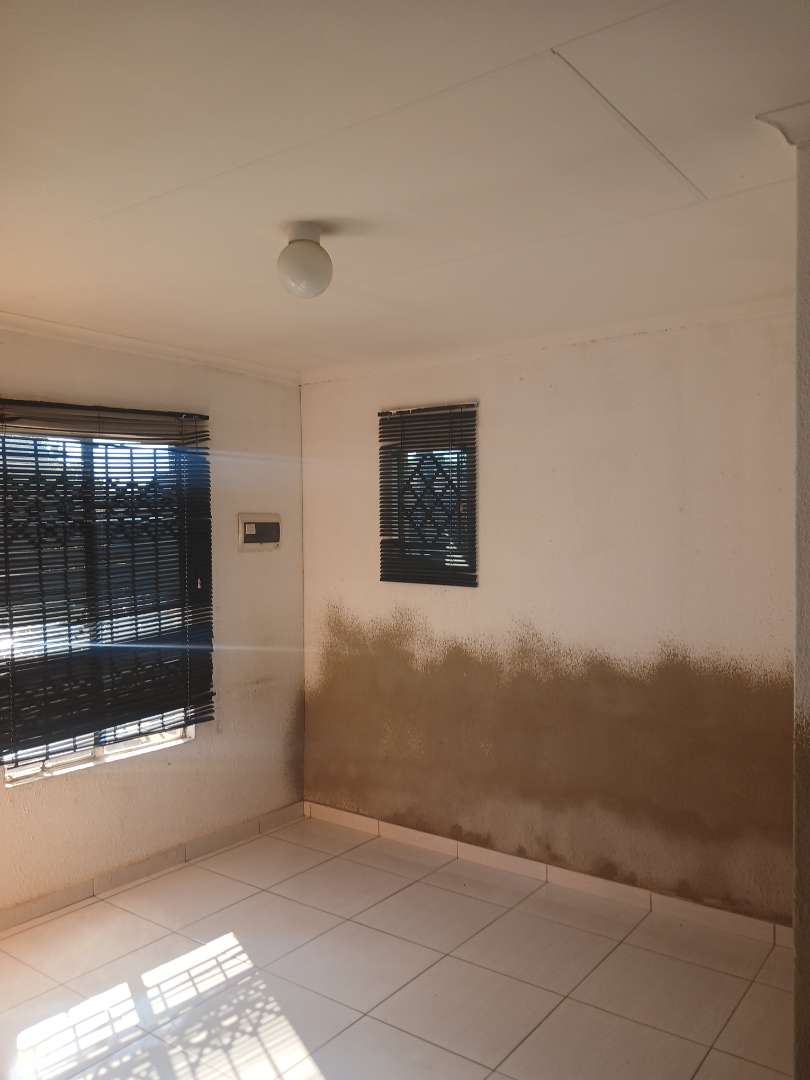 3 Bedroom Property for Sale in Rosslyn Gauteng