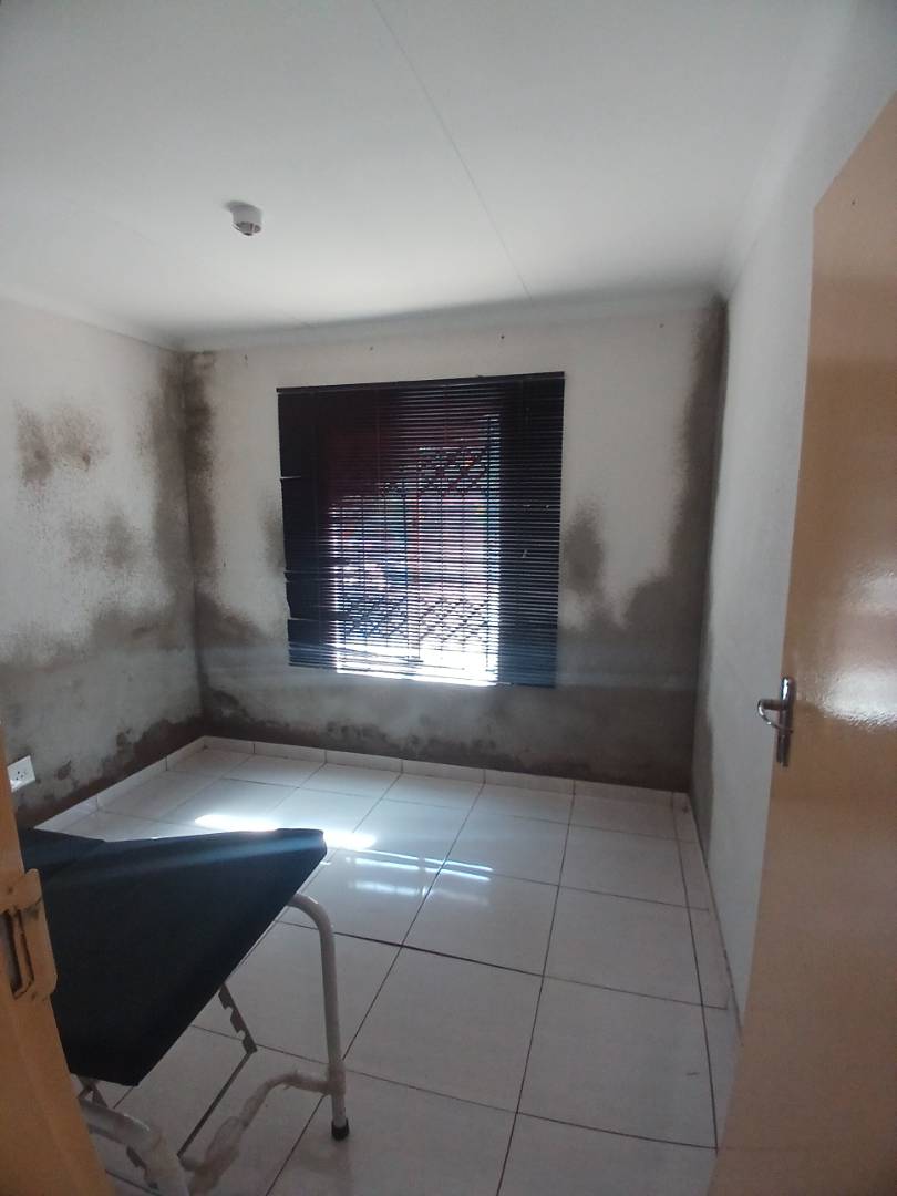 3 Bedroom Property for Sale in Rosslyn Gauteng