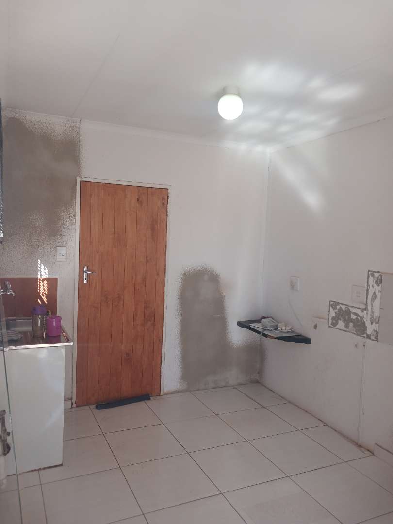 3 Bedroom Property for Sale in Rosslyn Gauteng