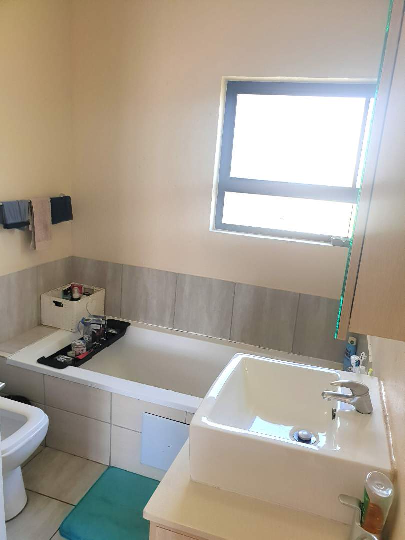 2 Bedroom Property for Sale in Beverley Gauteng
