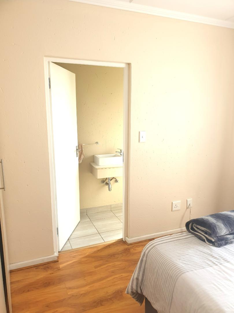 2 Bedroom Property for Sale in Beverley Gauteng
