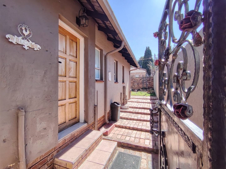 2 Bedroom Property for Sale in Van Riebeeck Park Gauteng