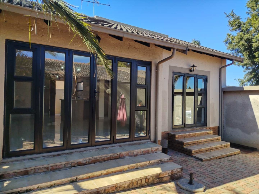 2 Bedroom Property for Sale in Van Riebeeck Park Gauteng