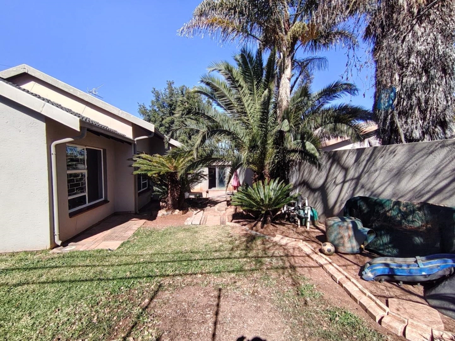 2 Bedroom Property for Sale in Van Riebeeck Park Gauteng