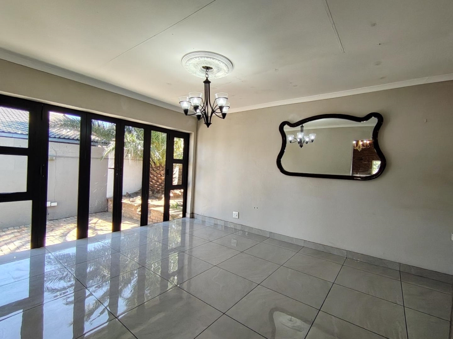 2 Bedroom Property for Sale in Van Riebeeck Park Gauteng