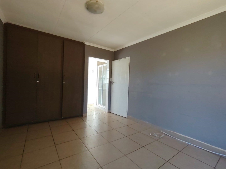 2 Bedroom Property for Sale in Van Riebeeck Park Gauteng