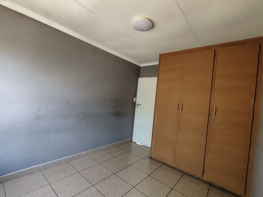 2 Bedroom Property for Sale in Van Riebeeck Park Gauteng
