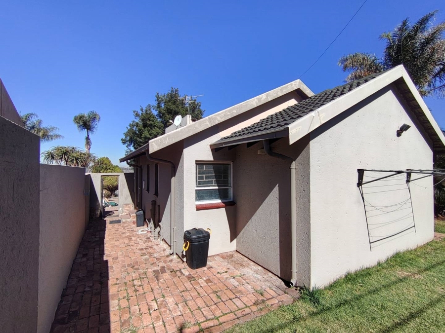 2 Bedroom Property for Sale in Van Riebeeck Park Gauteng