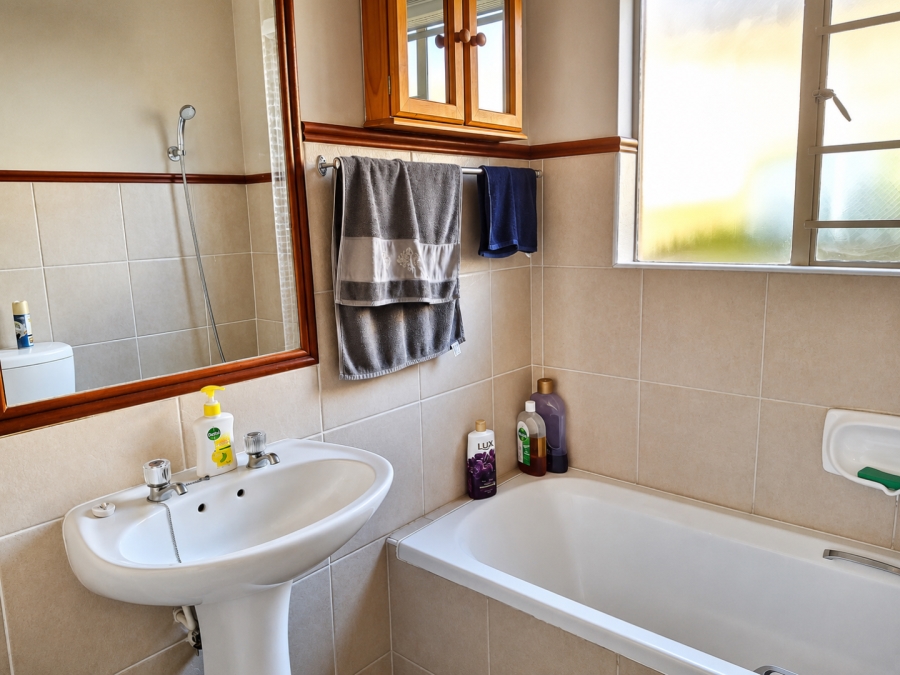 To Let 2 Bedroom Property for Rent in Equestria Gauteng