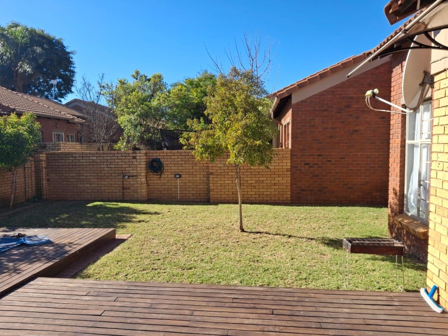 To Let 2 Bedroom Property for Rent in Equestria Gauteng