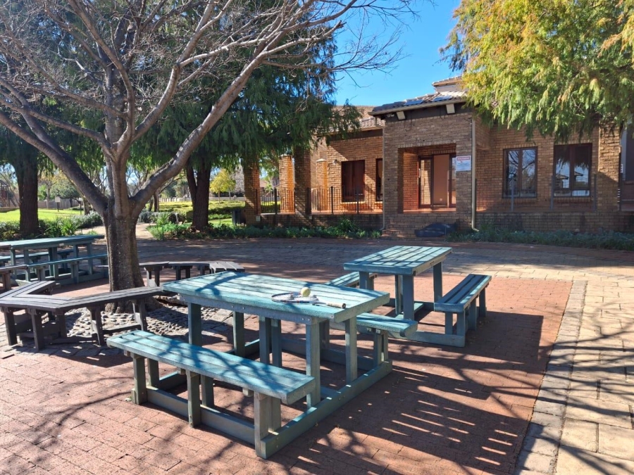 To Let 2 Bedroom Property for Rent in Equestria Gauteng