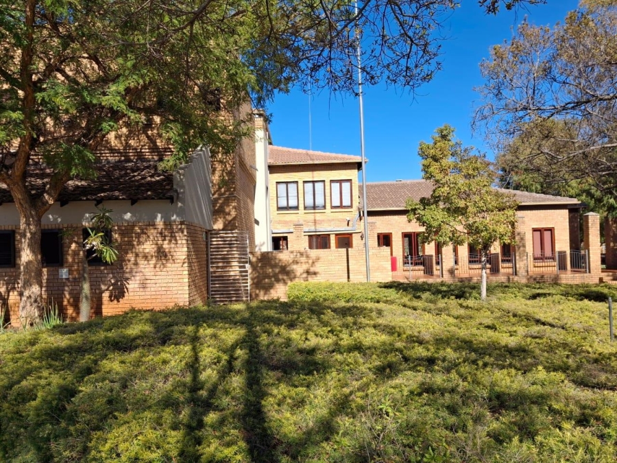 To Let 2 Bedroom Property for Rent in Equestria Gauteng