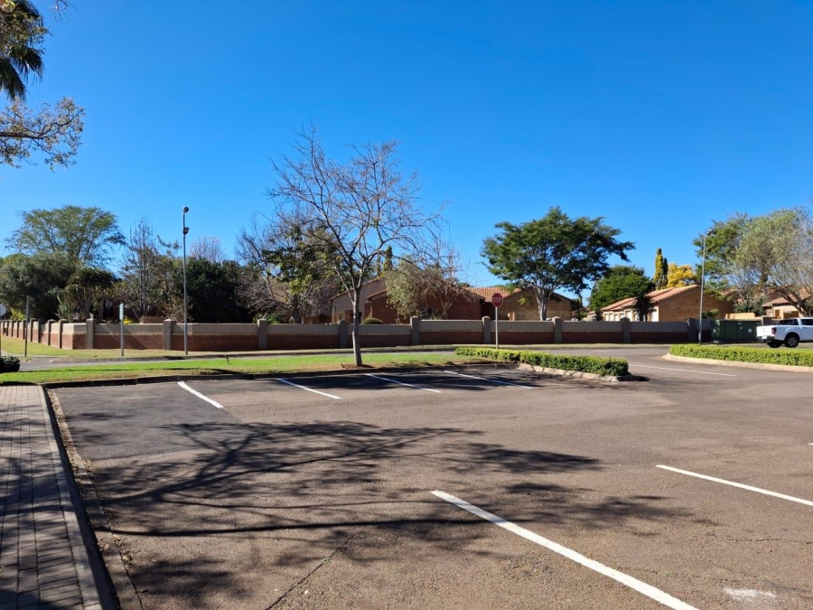 To Let 2 Bedroom Property for Rent in Equestria Gauteng