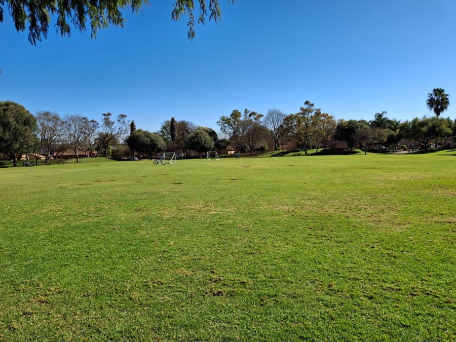 To Let 2 Bedroom Property for Rent in Equestria Gauteng