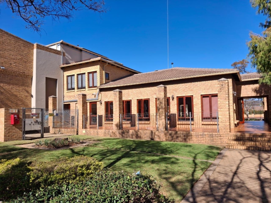 To Let 2 Bedroom Property for Rent in Equestria Gauteng