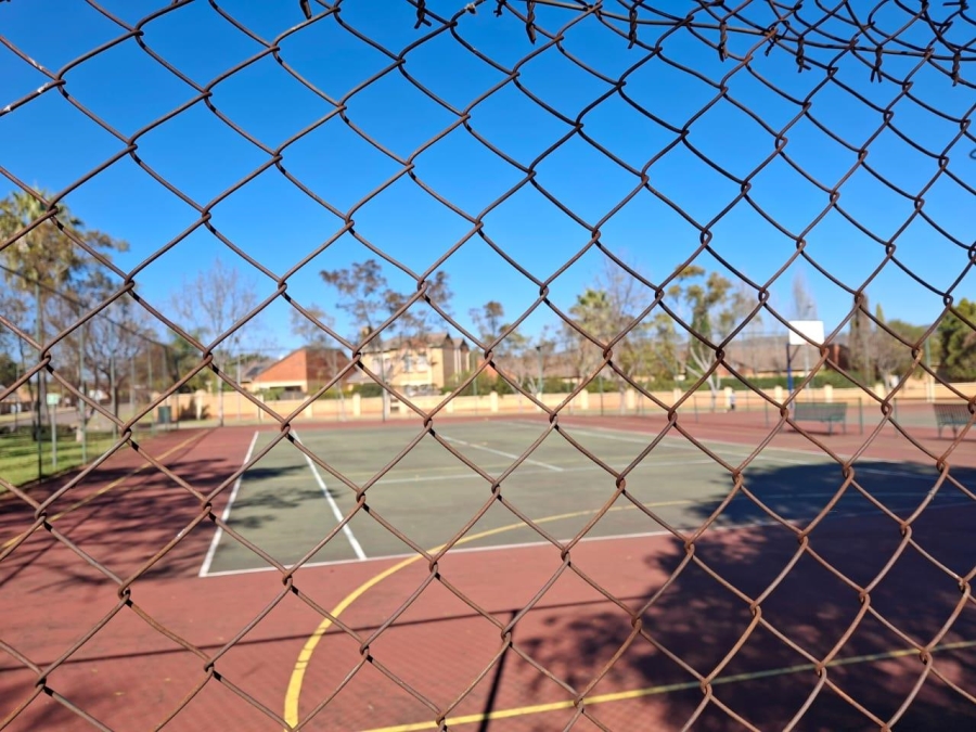 To Let 2 Bedroom Property for Rent in Equestria Gauteng