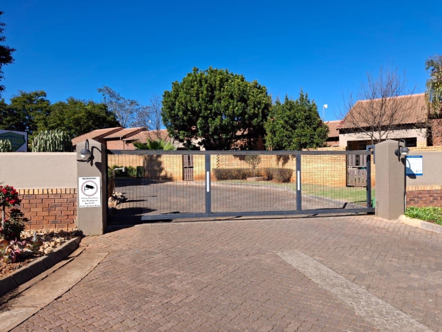 To Let 2 Bedroom Property for Rent in Equestria Gauteng