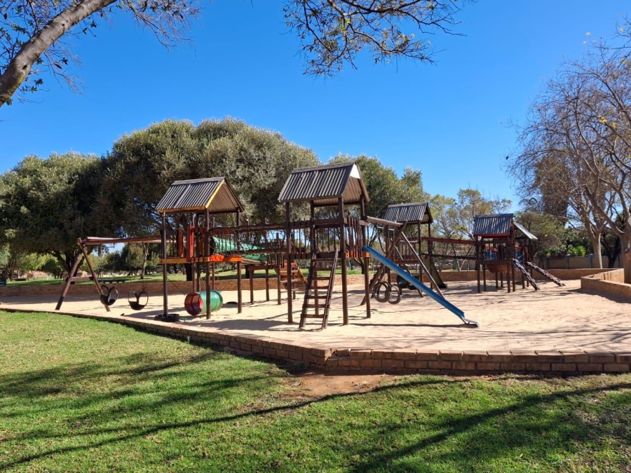 To Let 2 Bedroom Property for Rent in Equestria Gauteng