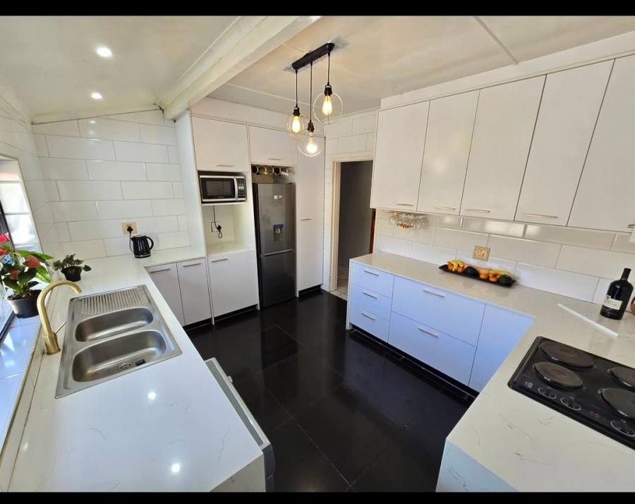 3 Bedroom Property for Sale in Sophiatown Gauteng