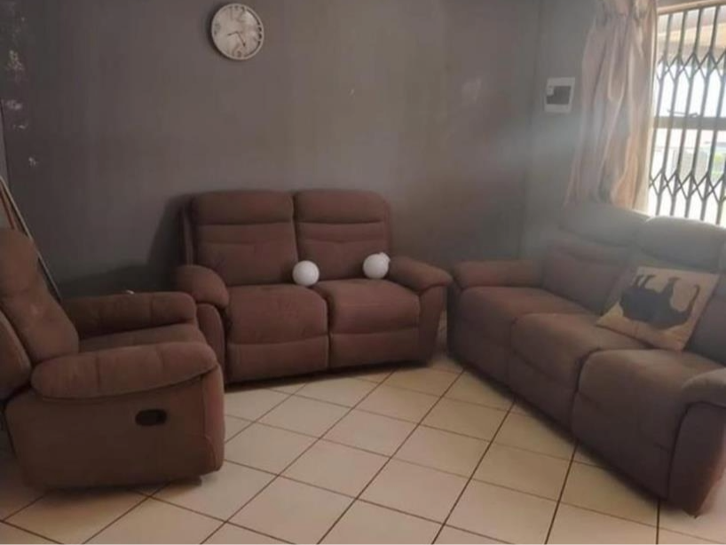 3 Bedroom Property for Sale in Rosslyn Gauteng