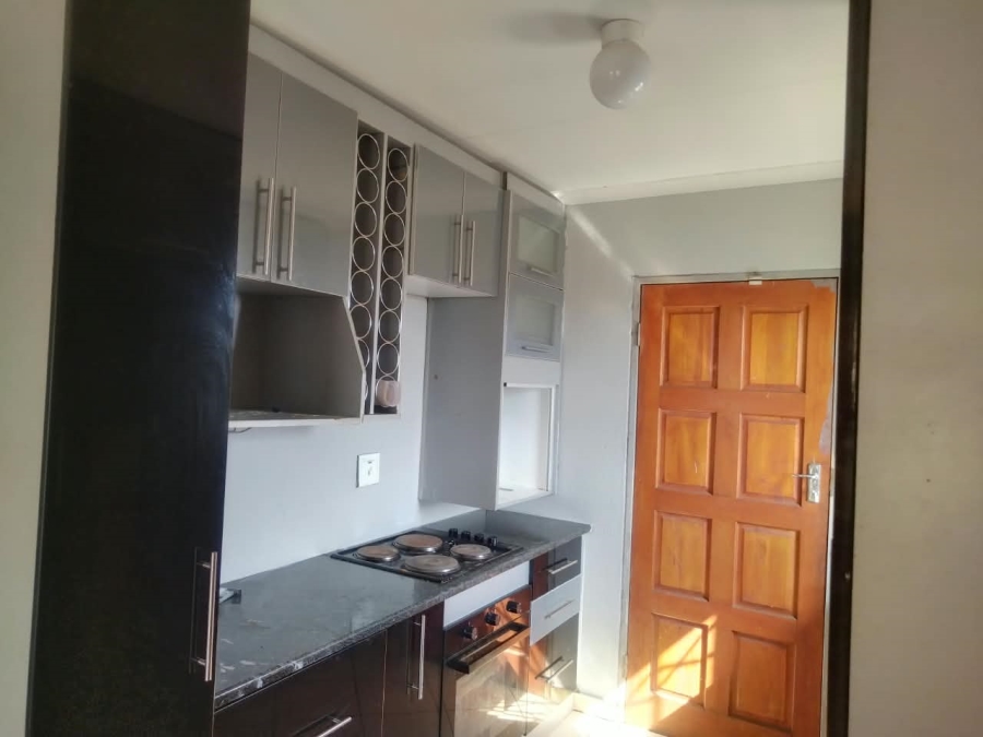3 Bedroom Property for Sale in Rosslyn Gauteng