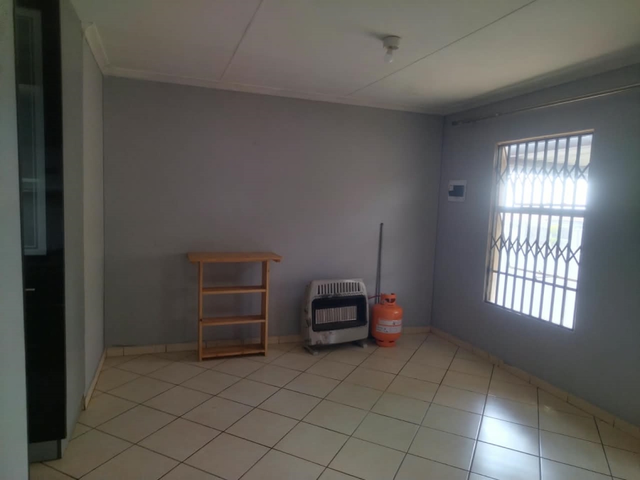 3 Bedroom Property for Sale in Rosslyn Gauteng