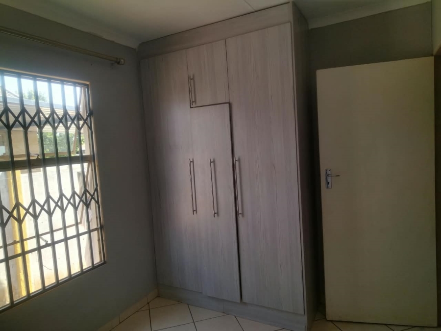 3 Bedroom Property for Sale in Rosslyn Gauteng
