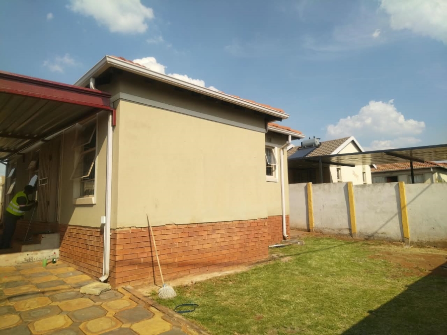3 Bedroom Property for Sale in Rosslyn Gauteng