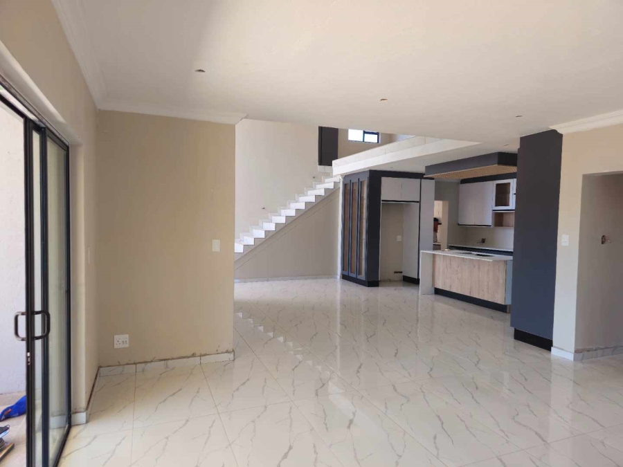 5 Bedroom Property for Sale in Montana Gauteng