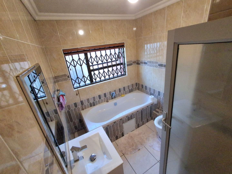 4 Bedroom Property for Sale in The Orchards Gauteng