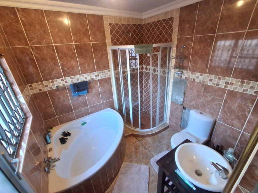 4 Bedroom Property for Sale in The Orchards Gauteng