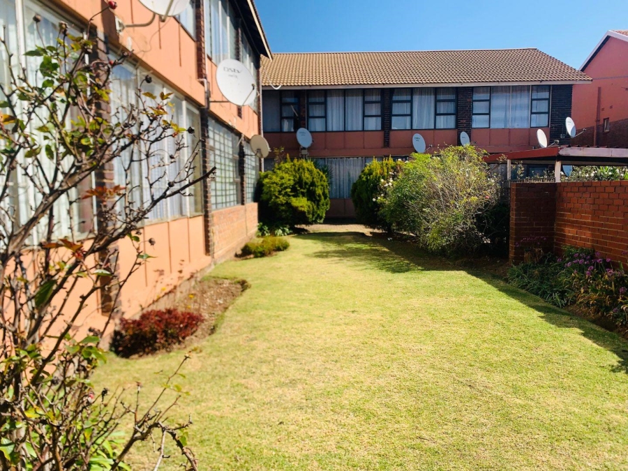 2 Bedroom Property for Sale in Towerby Gauteng