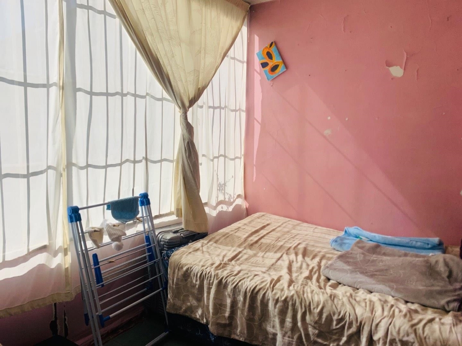 2 Bedroom Property for Sale in Towerby Gauteng
