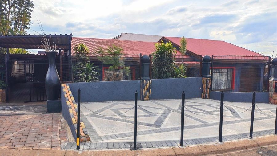 4 Bedroom Property for Sale in Soshanguve Gauteng